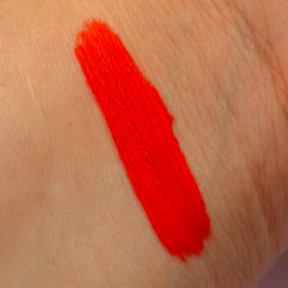 2/$18 Jeffree Star Mini Velour Liquid Lipstick in ANNA NICOLE - Picture 2 of 3